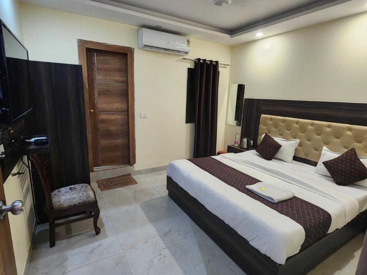 Hotel Ambe Inn By Ambience Delhi Igi Airport New Delhi Bagian luar foto