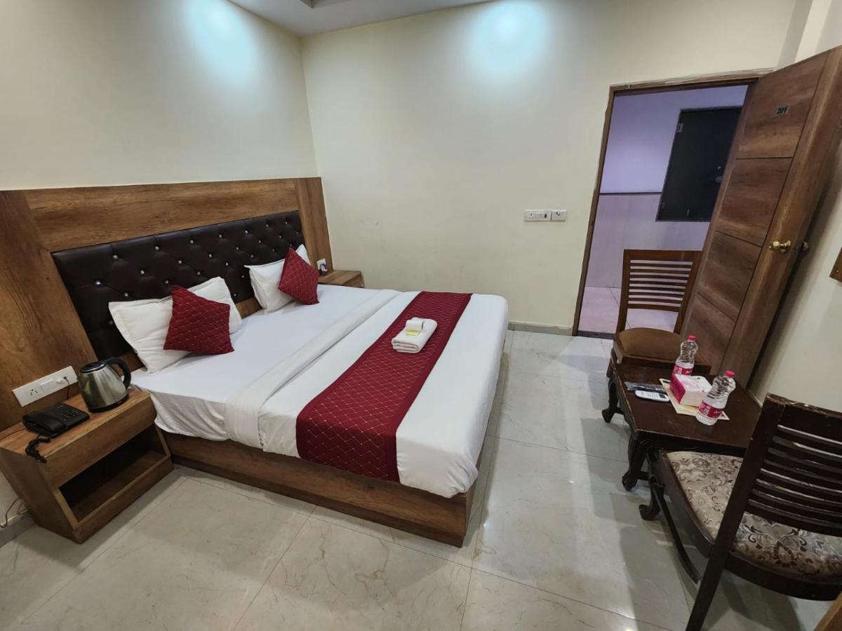 Hotel Ambe Inn By Ambience Delhi Igi Airport New Delhi Bagian luar foto