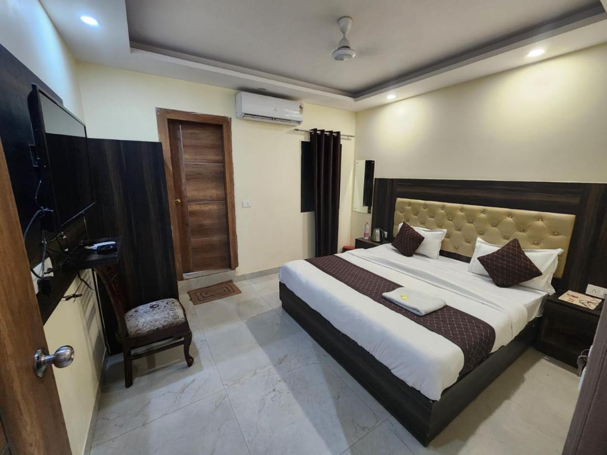 Hotel Ambe Inn By Ambience Delhi Igi Airport New Delhi Bagian luar foto