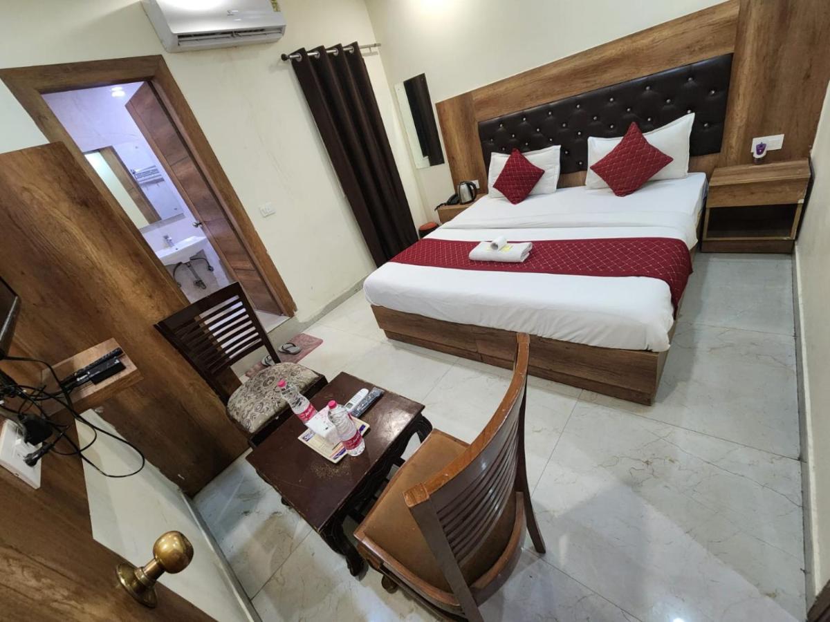 Hotel Ambe Inn By Ambience Delhi Igi Airport New Delhi Bagian luar foto