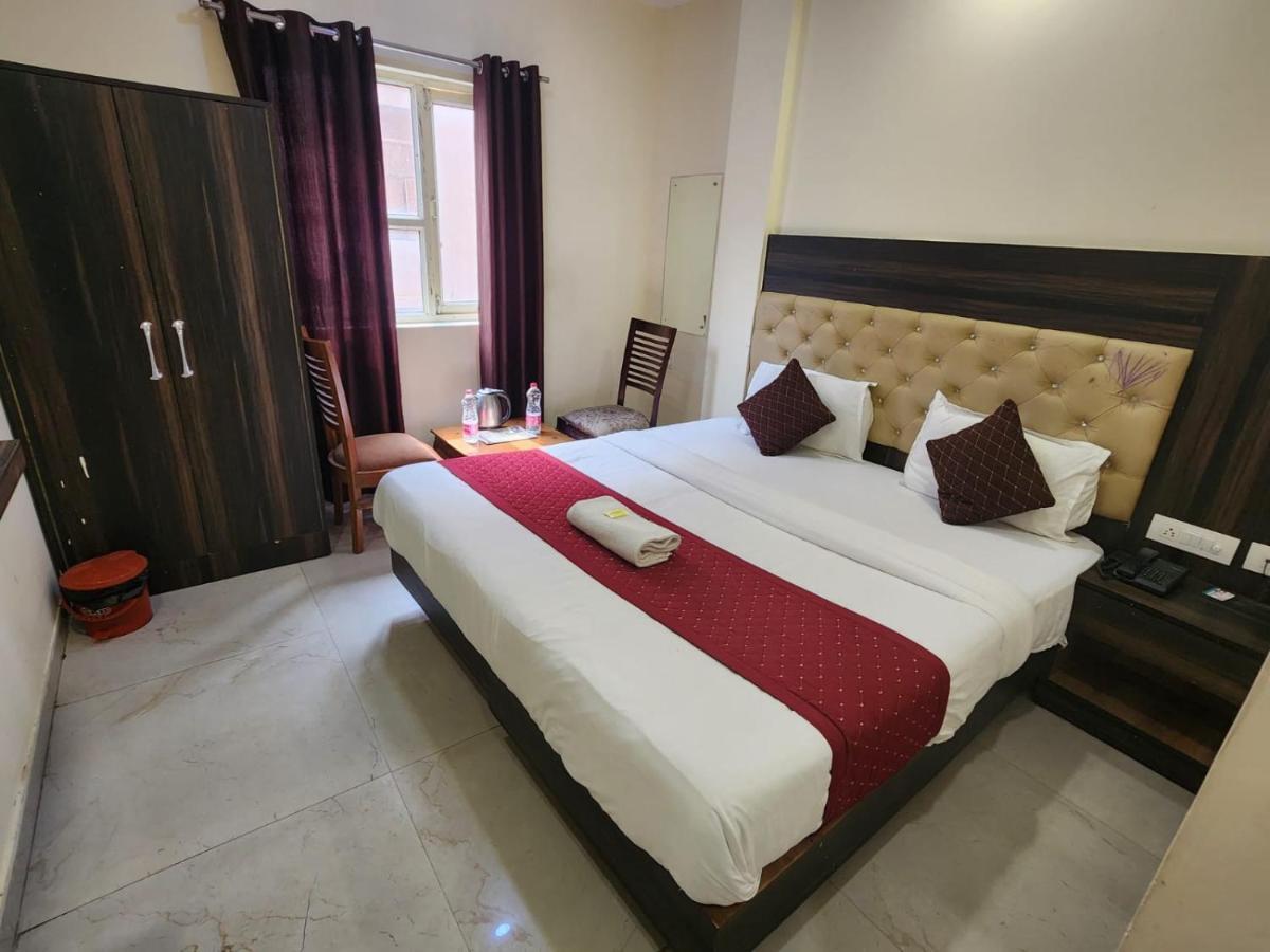 Hotel Ambe Inn By Ambience Delhi Igi Airport New Delhi Bagian luar foto