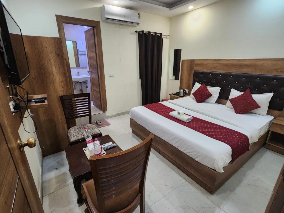Hotel Ambe Inn By Ambience Delhi Igi Airport New Delhi Bagian luar foto