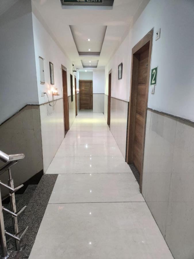 Hotel Ambe Inn By Ambience Delhi Igi Airport New Delhi Bagian luar foto