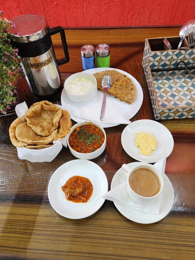 Hotel Ambe Inn By Ambience Delhi Igi Airport New Delhi Bagian luar foto