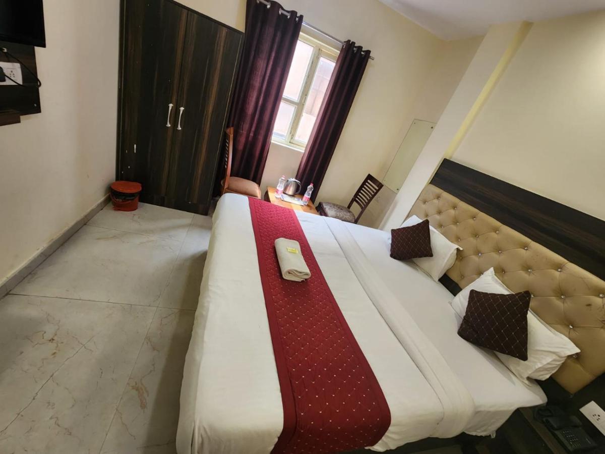 Hotel Ambe Inn By Ambience Delhi Igi Airport New Delhi Bagian luar foto