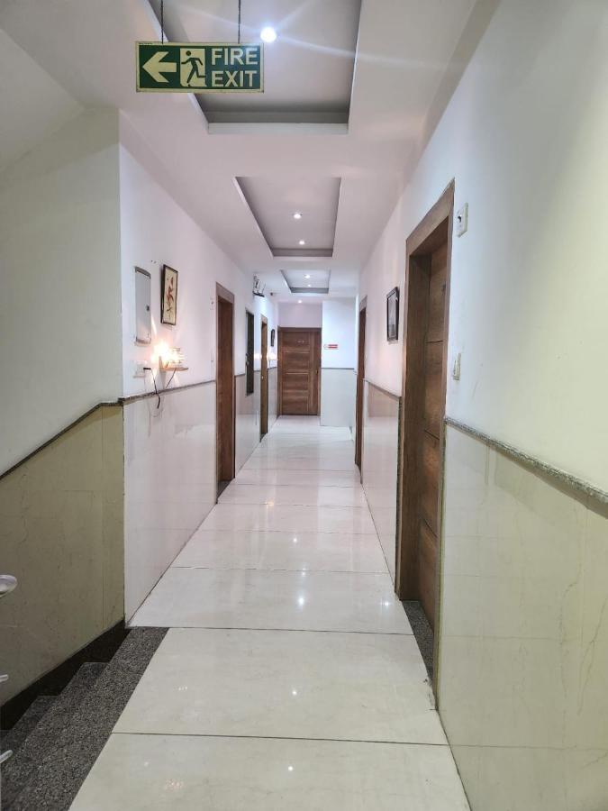 Hotel Ambe Inn By Ambience Delhi Igi Airport New Delhi Bagian luar foto