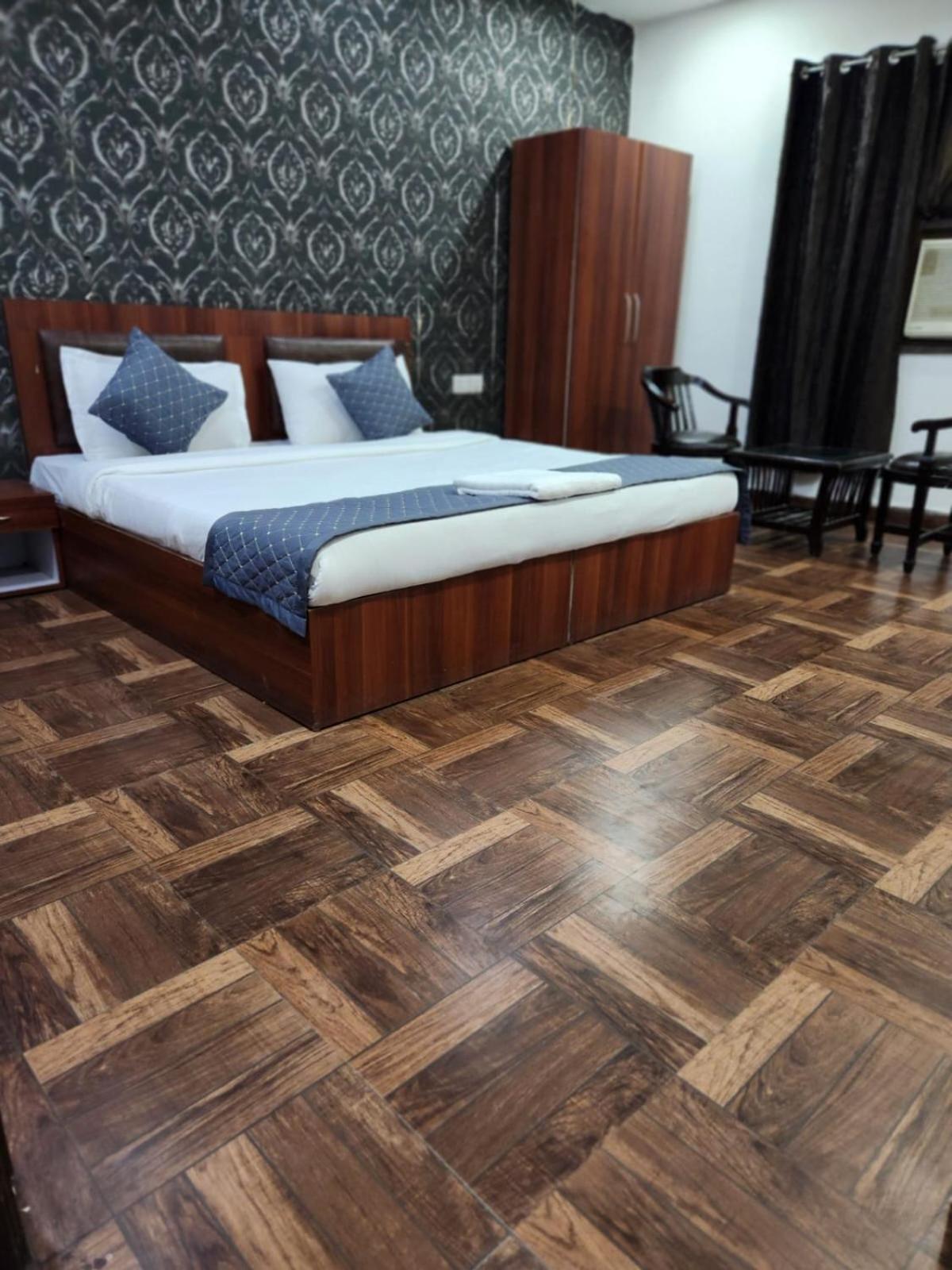 Hotel Ambe Inn By Ambience Delhi Igi Airport New Delhi Bagian luar foto